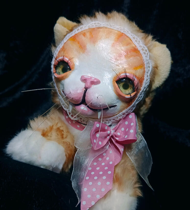 Kittyuhh - Medium - 64 USD